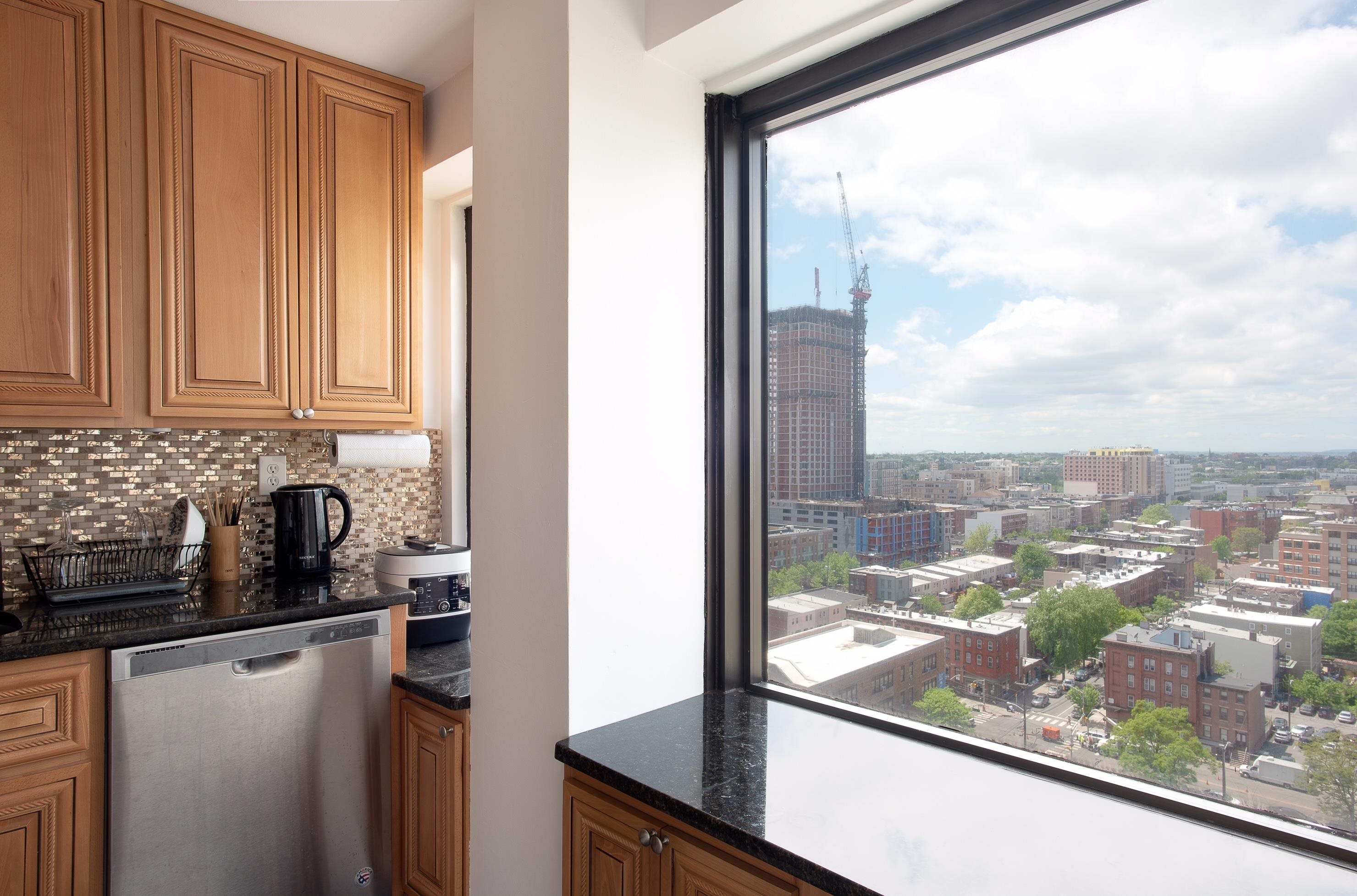 135 MONTGOMERY ST Unit: 17G