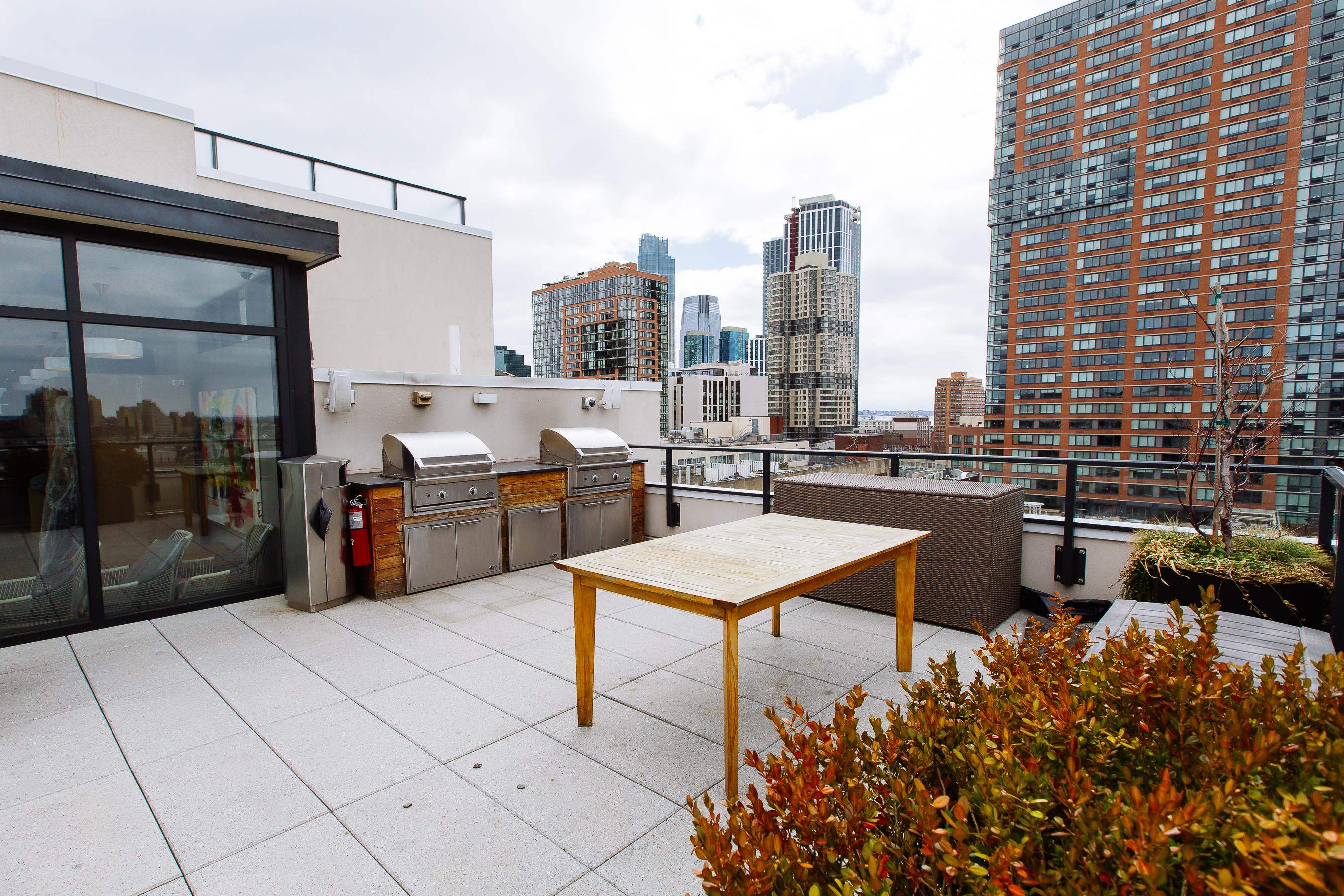 160 1ST ST Unit: 506