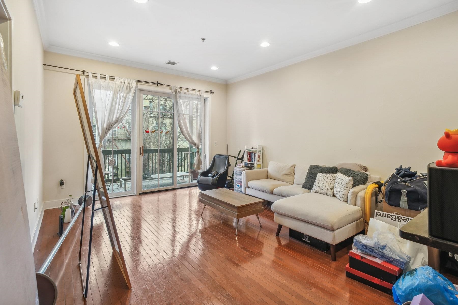 61 GRAND ST Unit: 2C