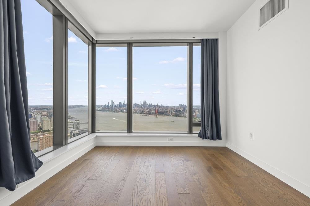 99 HUDSON ST Unit: 6300