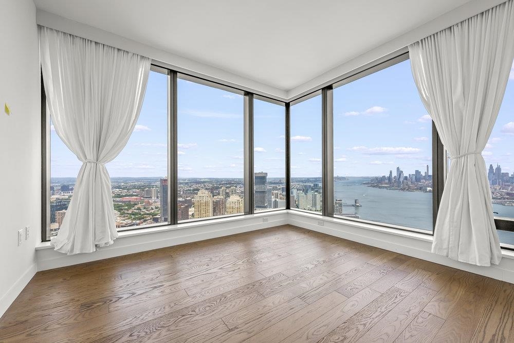 99 HUDSON ST Unit: 6300