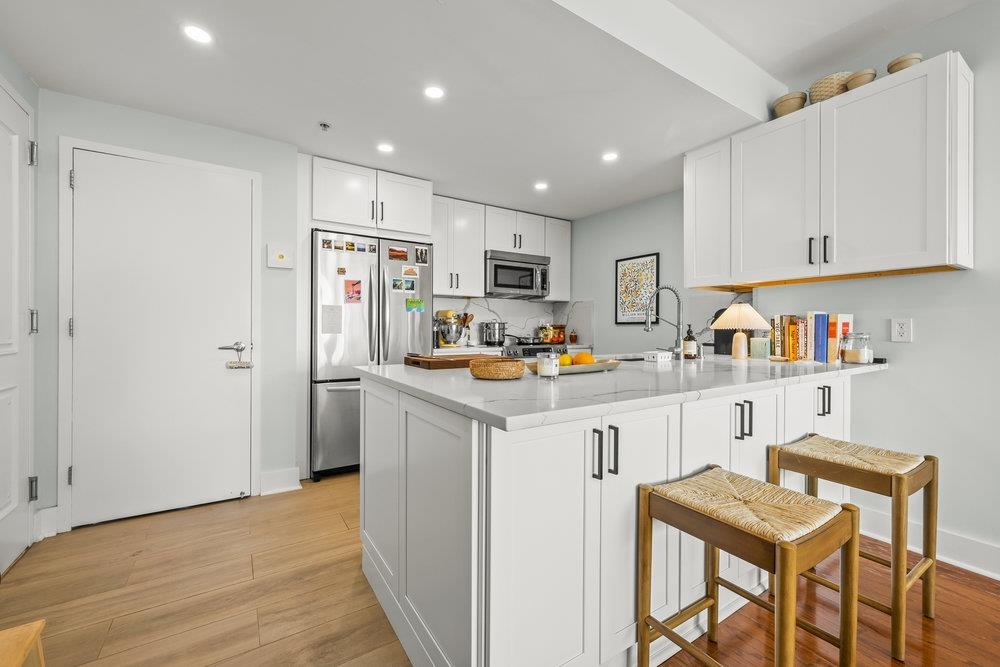 88 MORGAN ST Unit: 2207