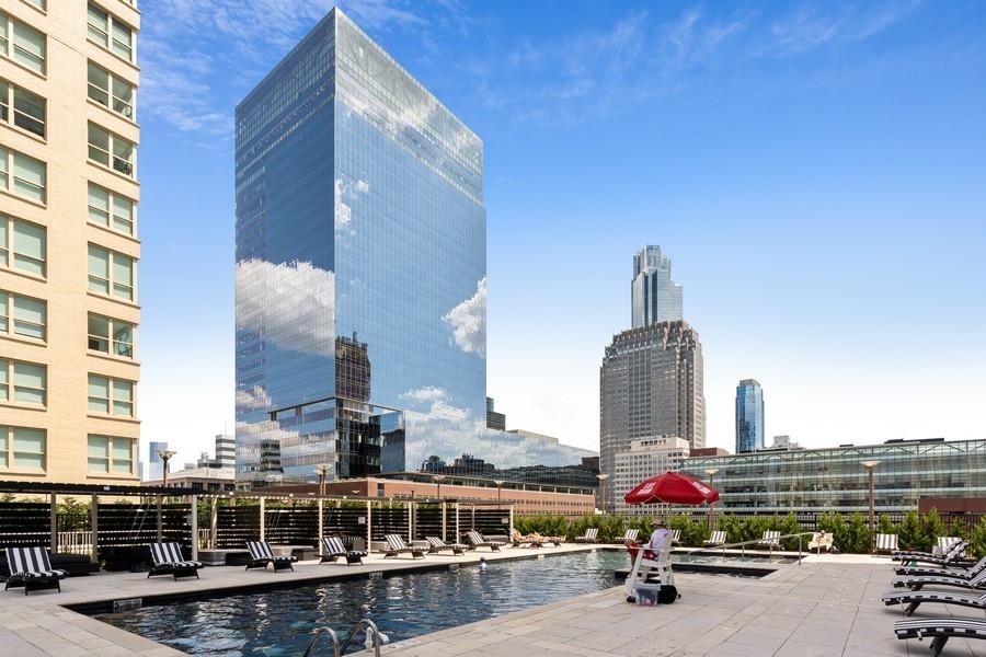 88 MORGAN ST Unit: 2207