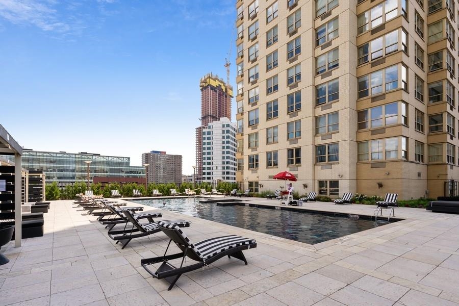 88 MORGAN ST Unit: 2207
