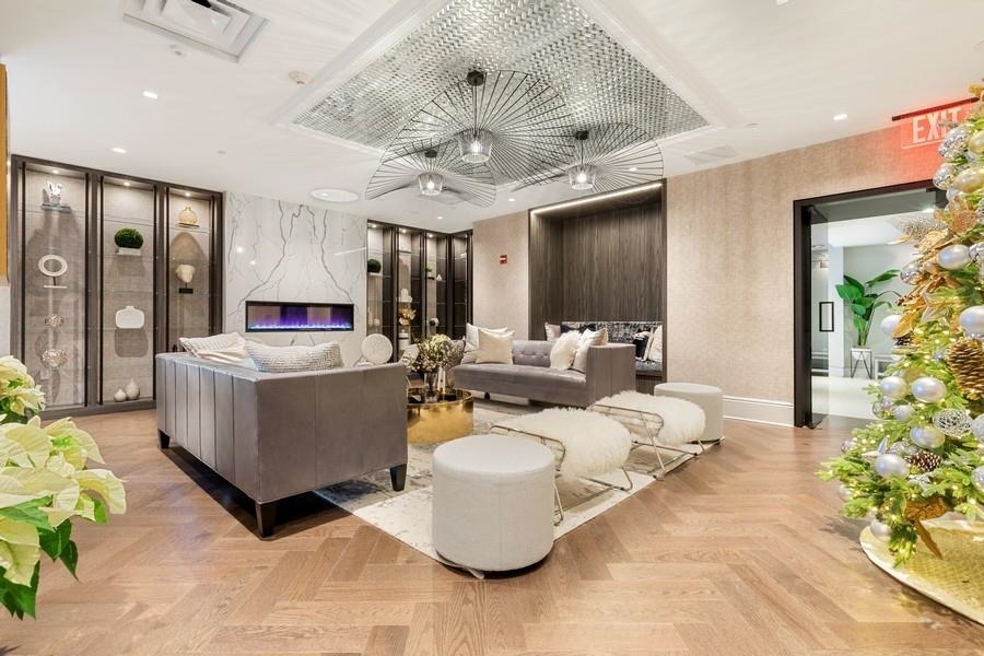 88 MORGAN ST Unit: 2207
