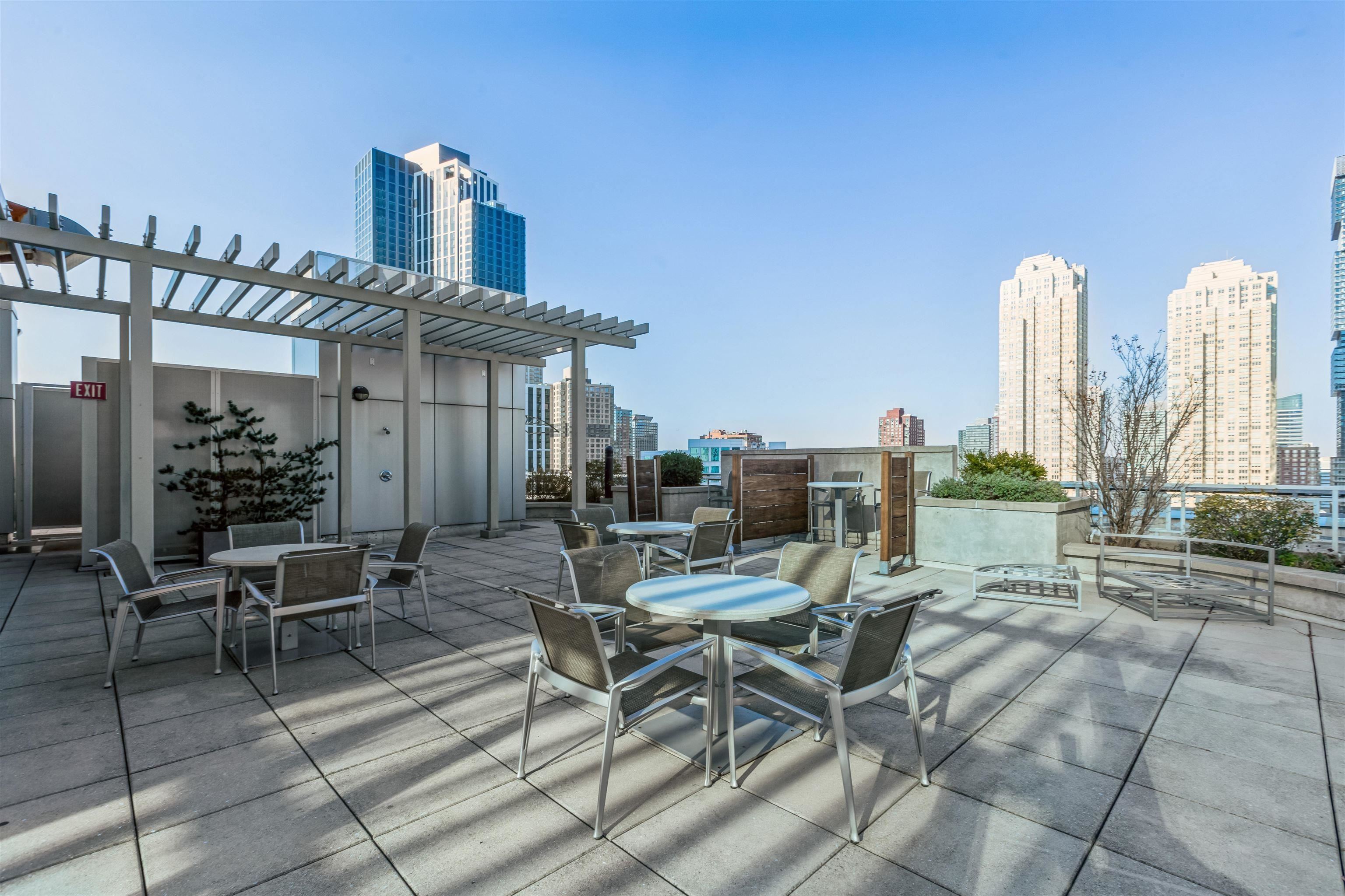 105 GREENE ST Unit: 708