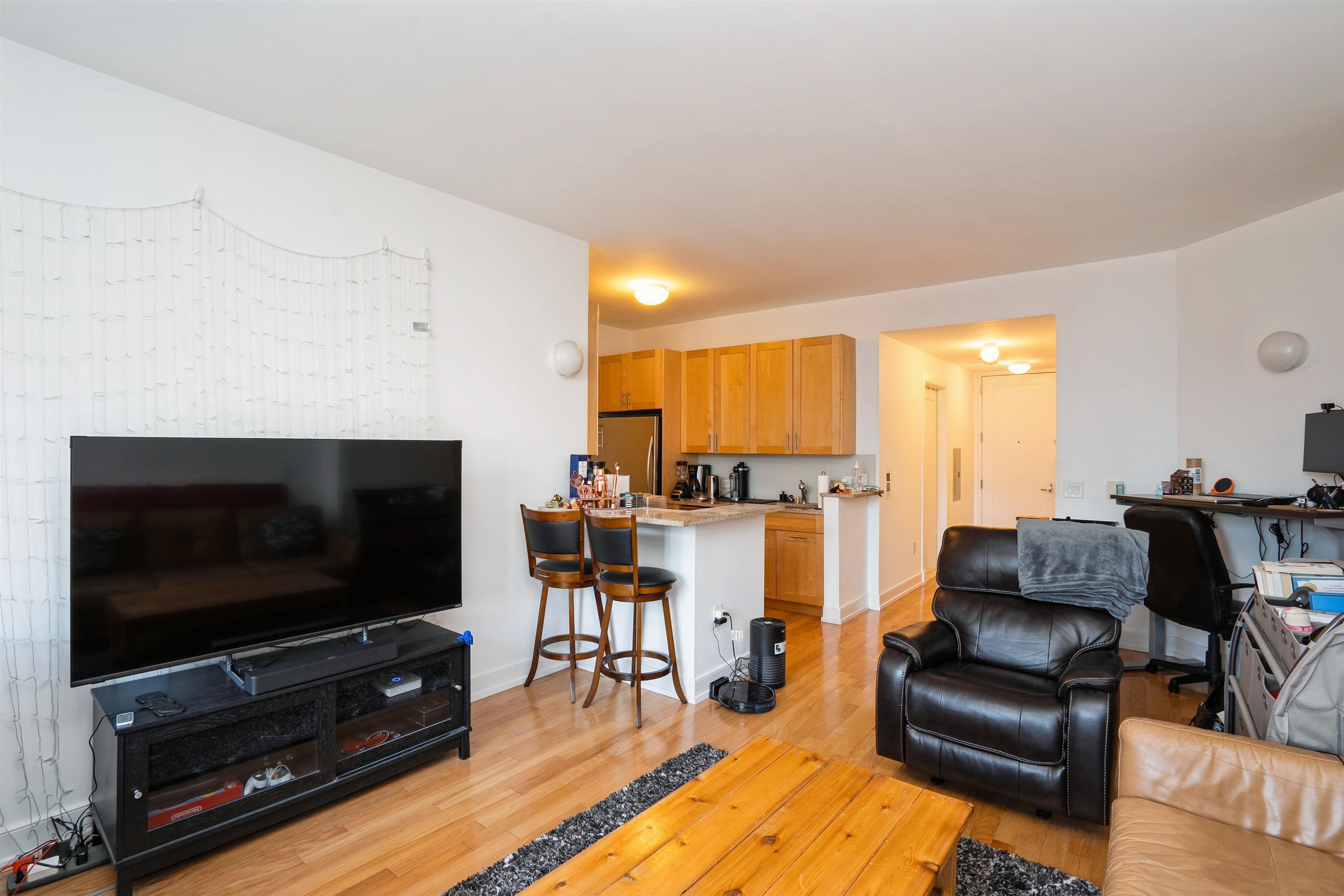 105 GREENE ST Unit: 708