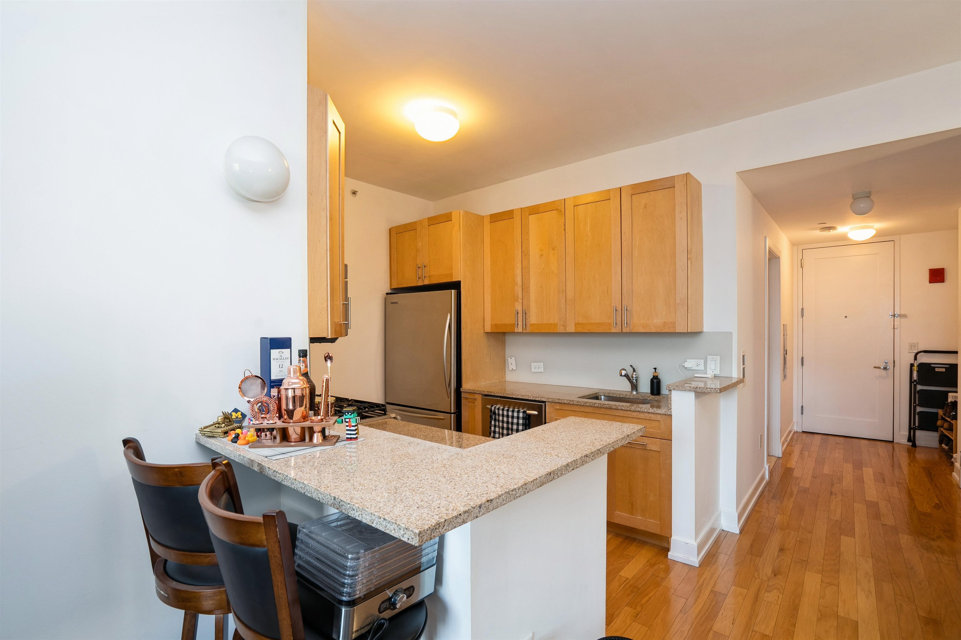 105 GREENE ST Unit: 708