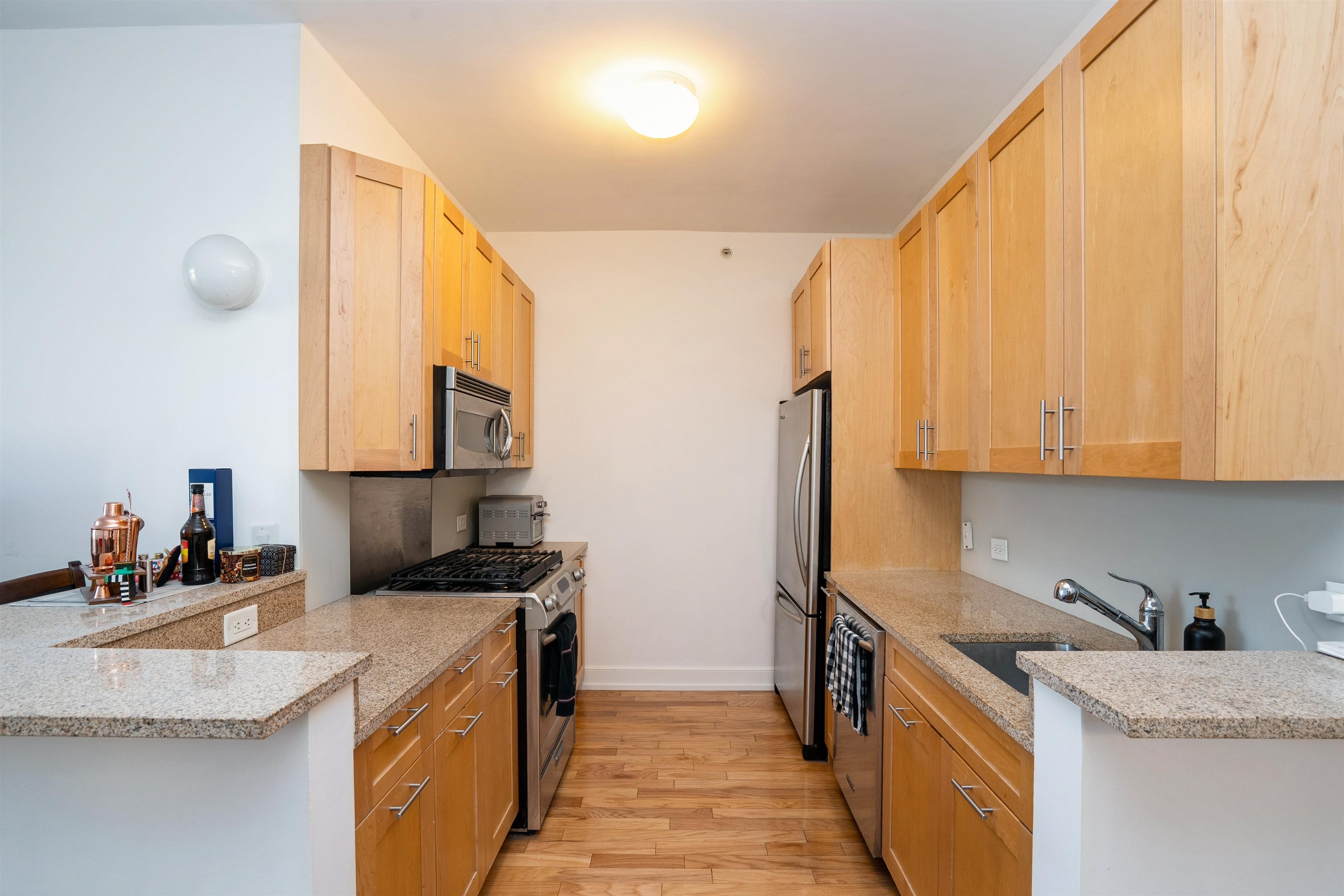105 GREENE ST Unit: 708