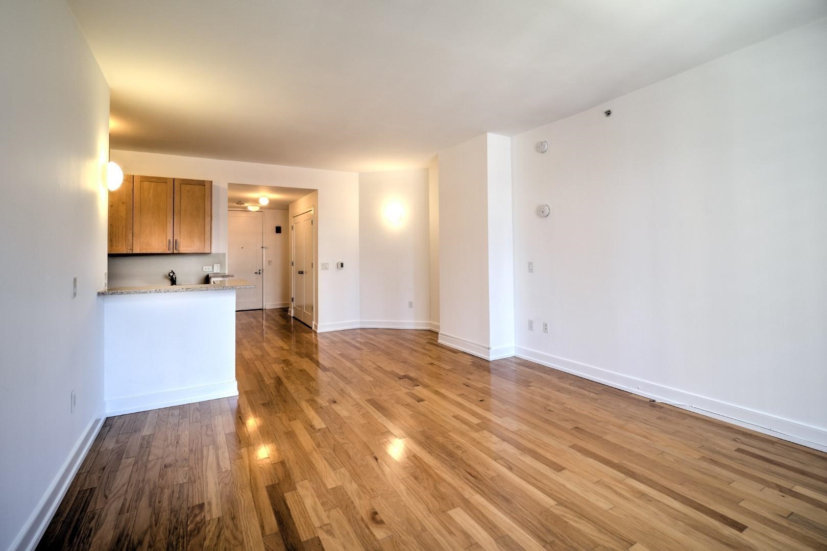 105 GREENE ST Unit: 708