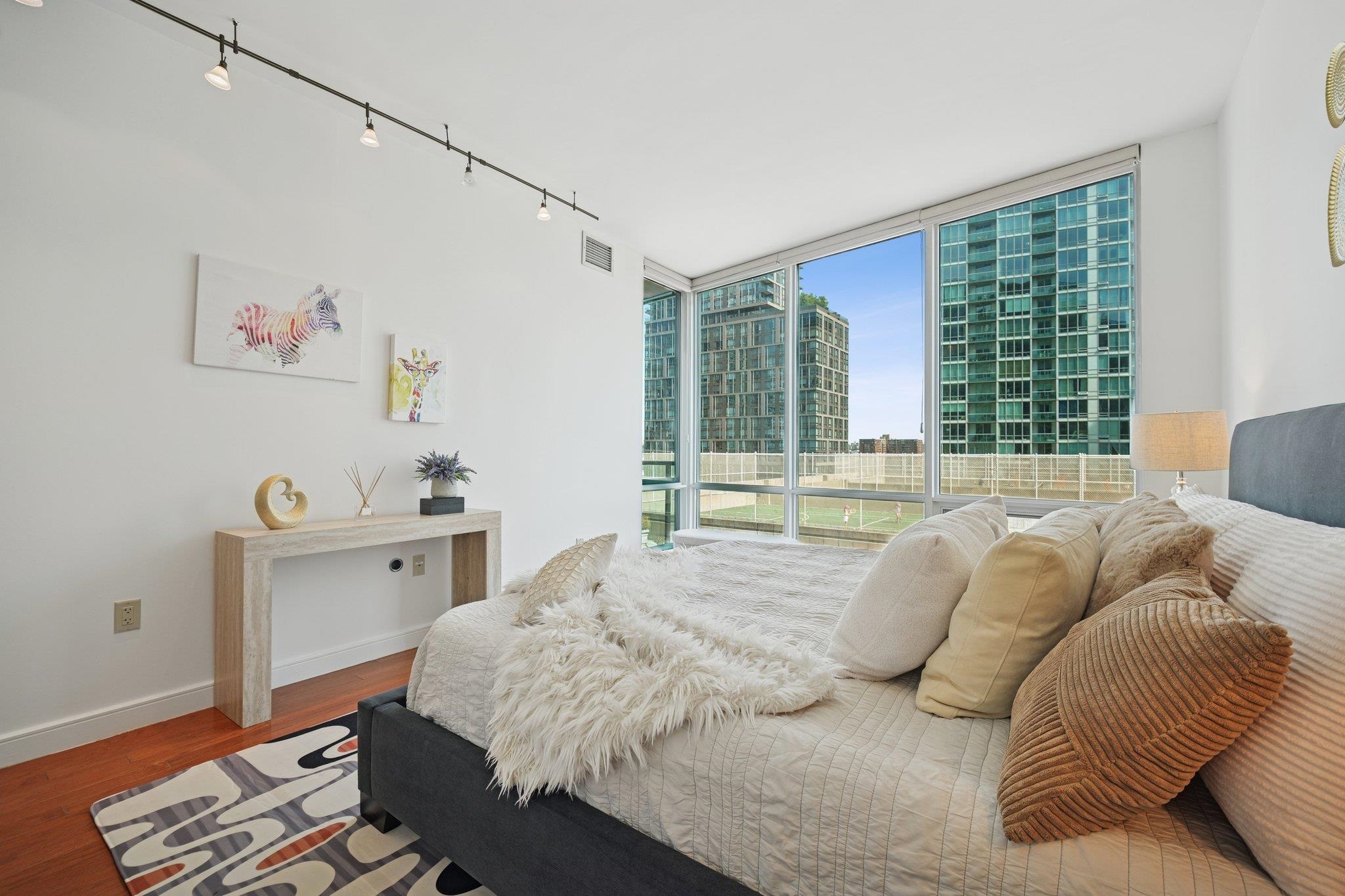 20 NEWPORT PARKWAY Unit: 1011