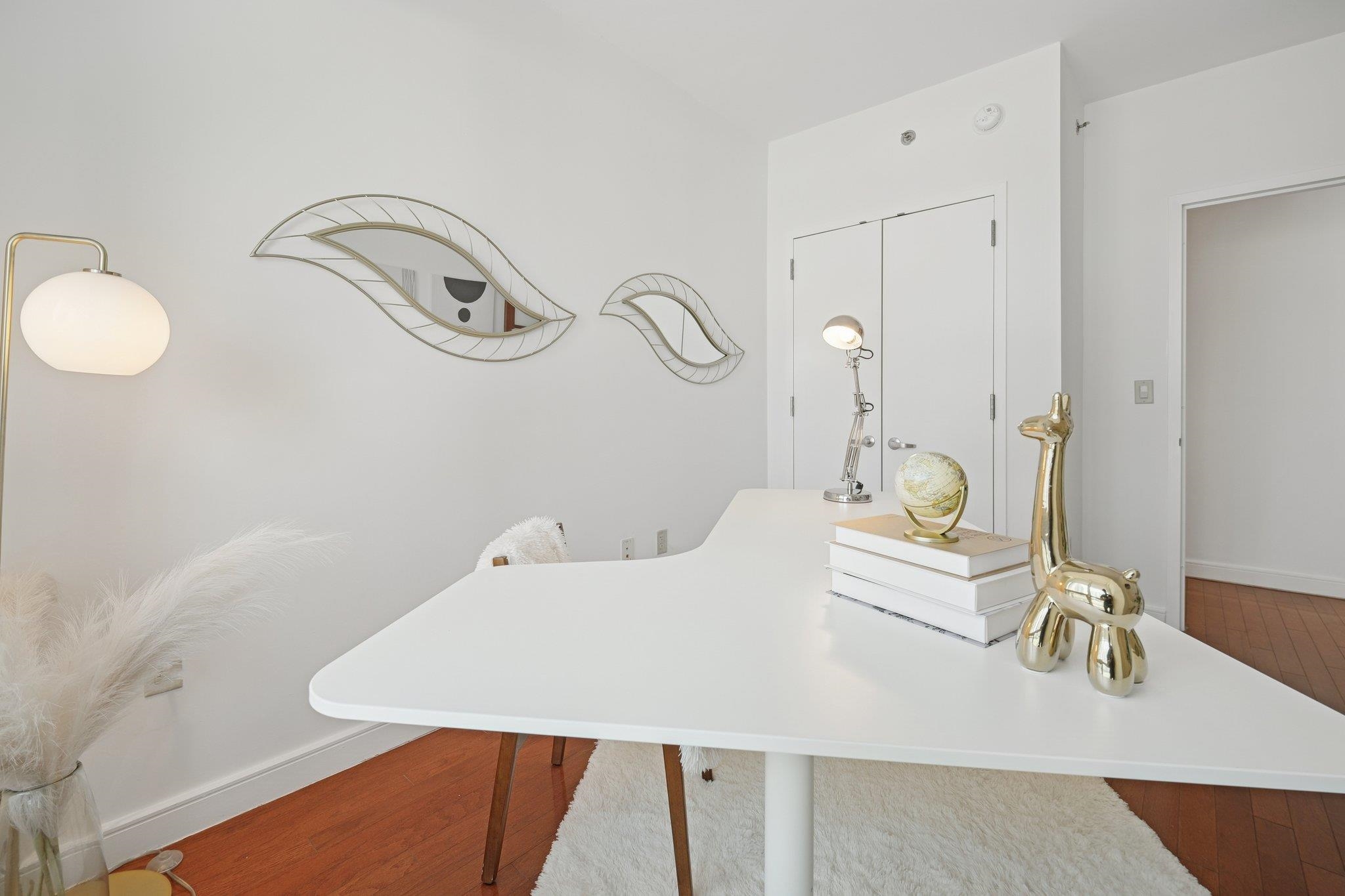 20 NEWPORT PARKWAY Unit: 1011