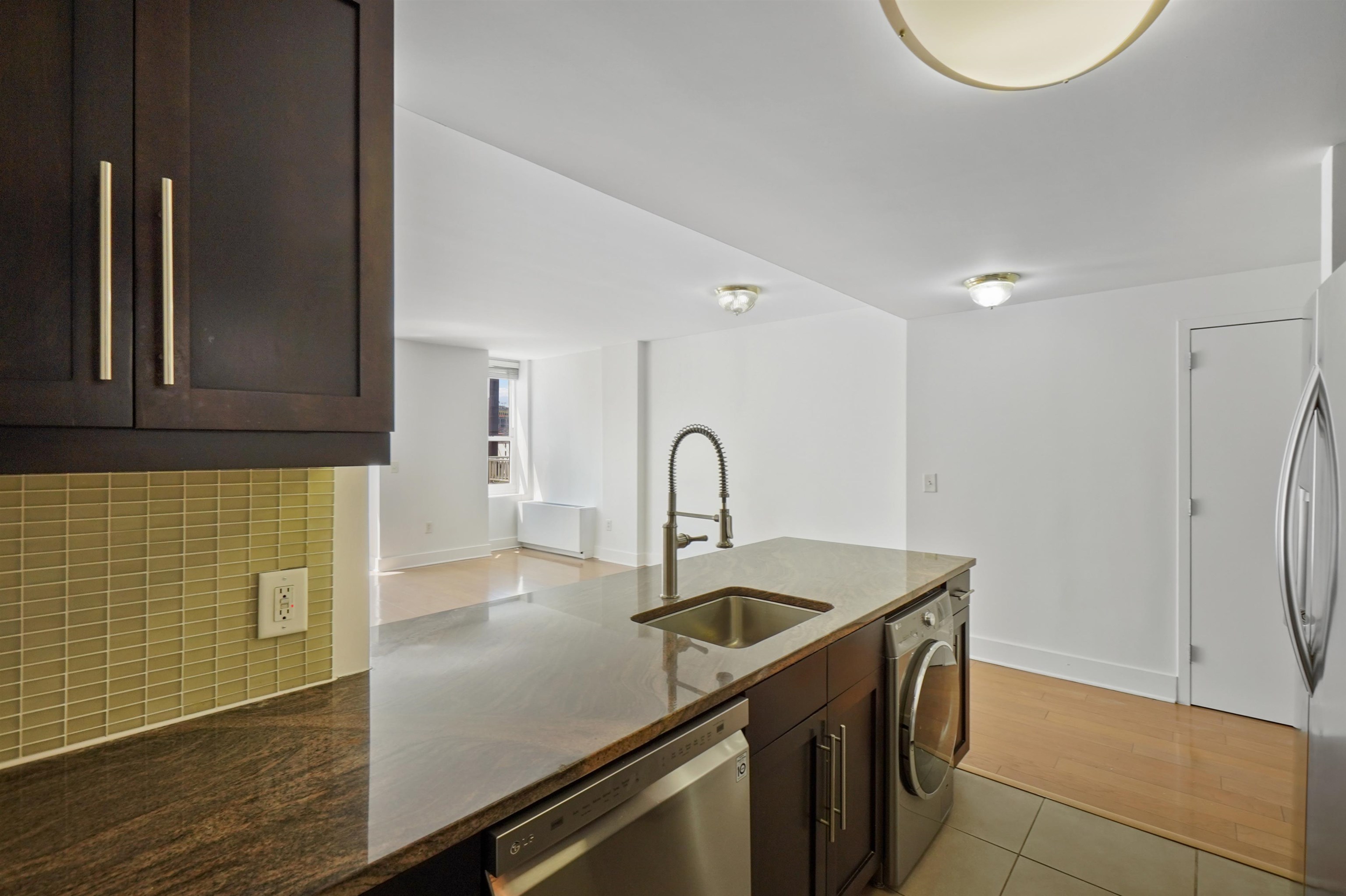 88 MORGAN ST Unit: 801