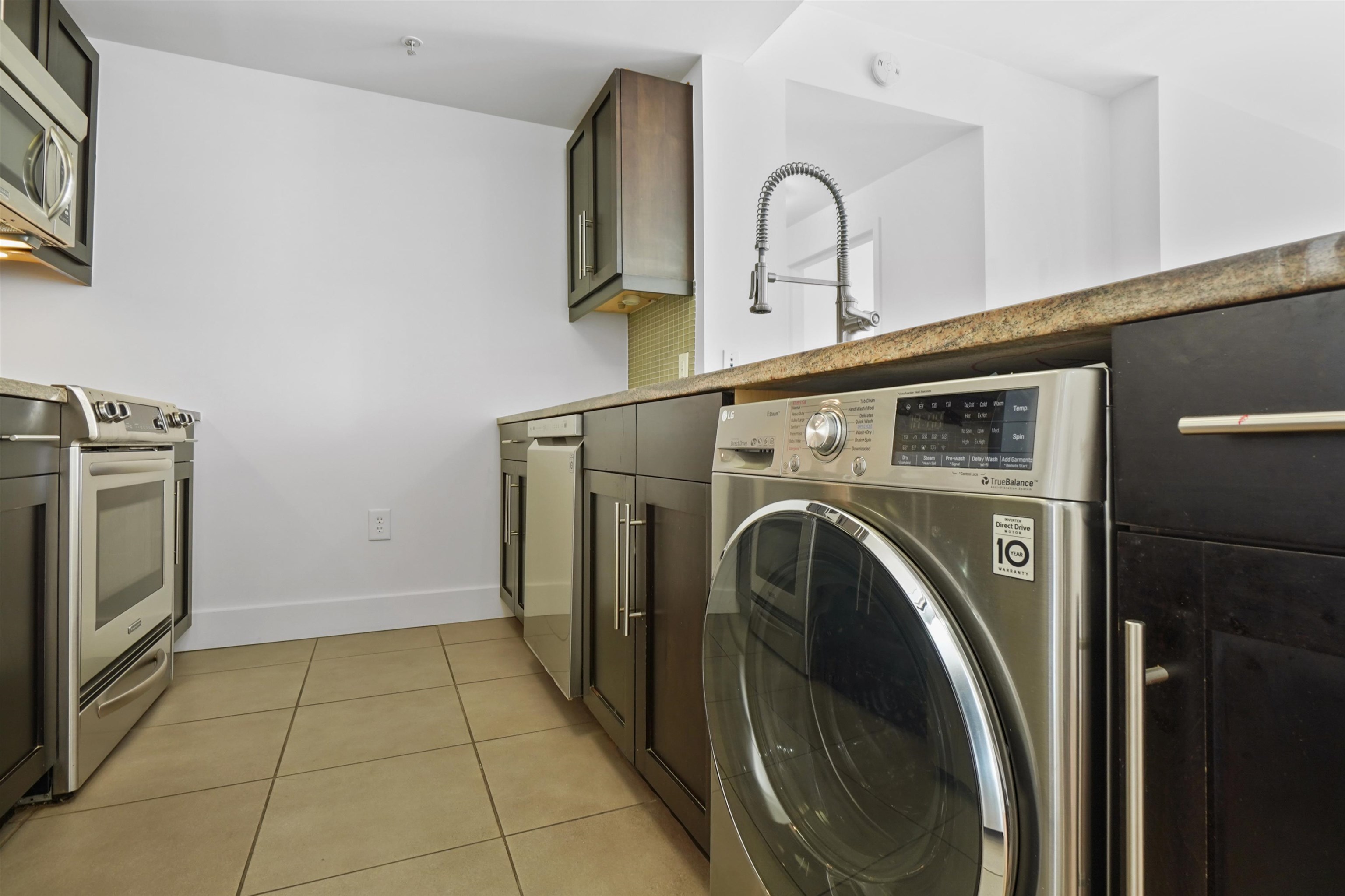 88 MORGAN ST Unit: 801