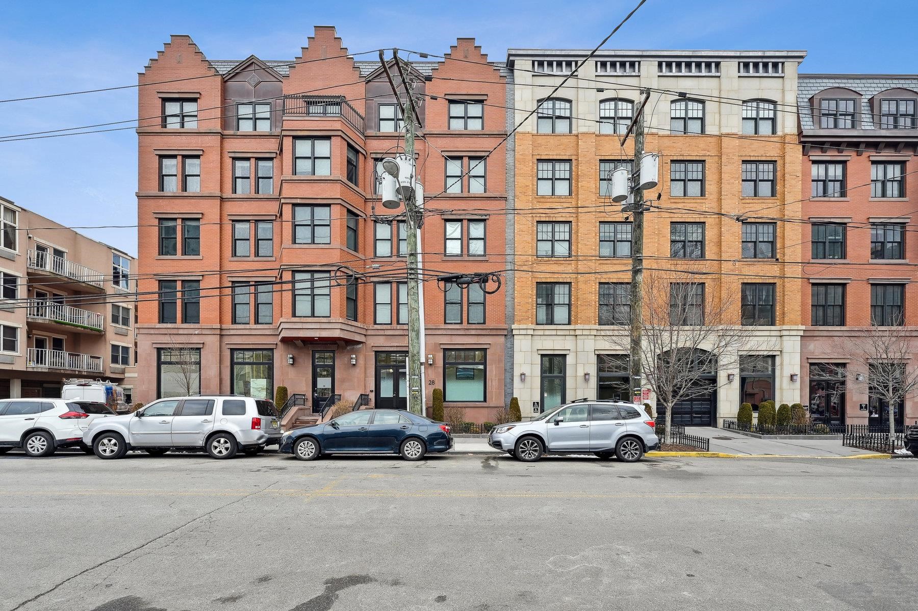 28 BRIGHT ST Unit: 301