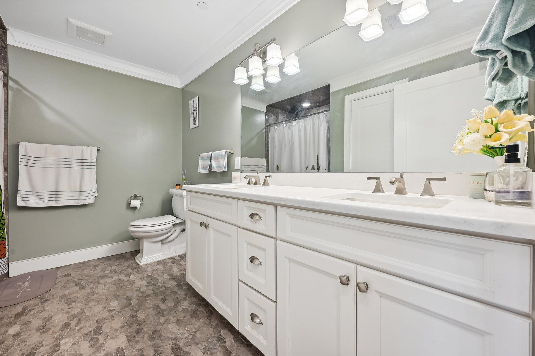 28 BRIGHT ST Unit: 301