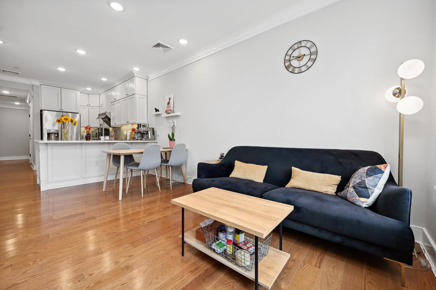 28 BRIGHT ST Unit: 301