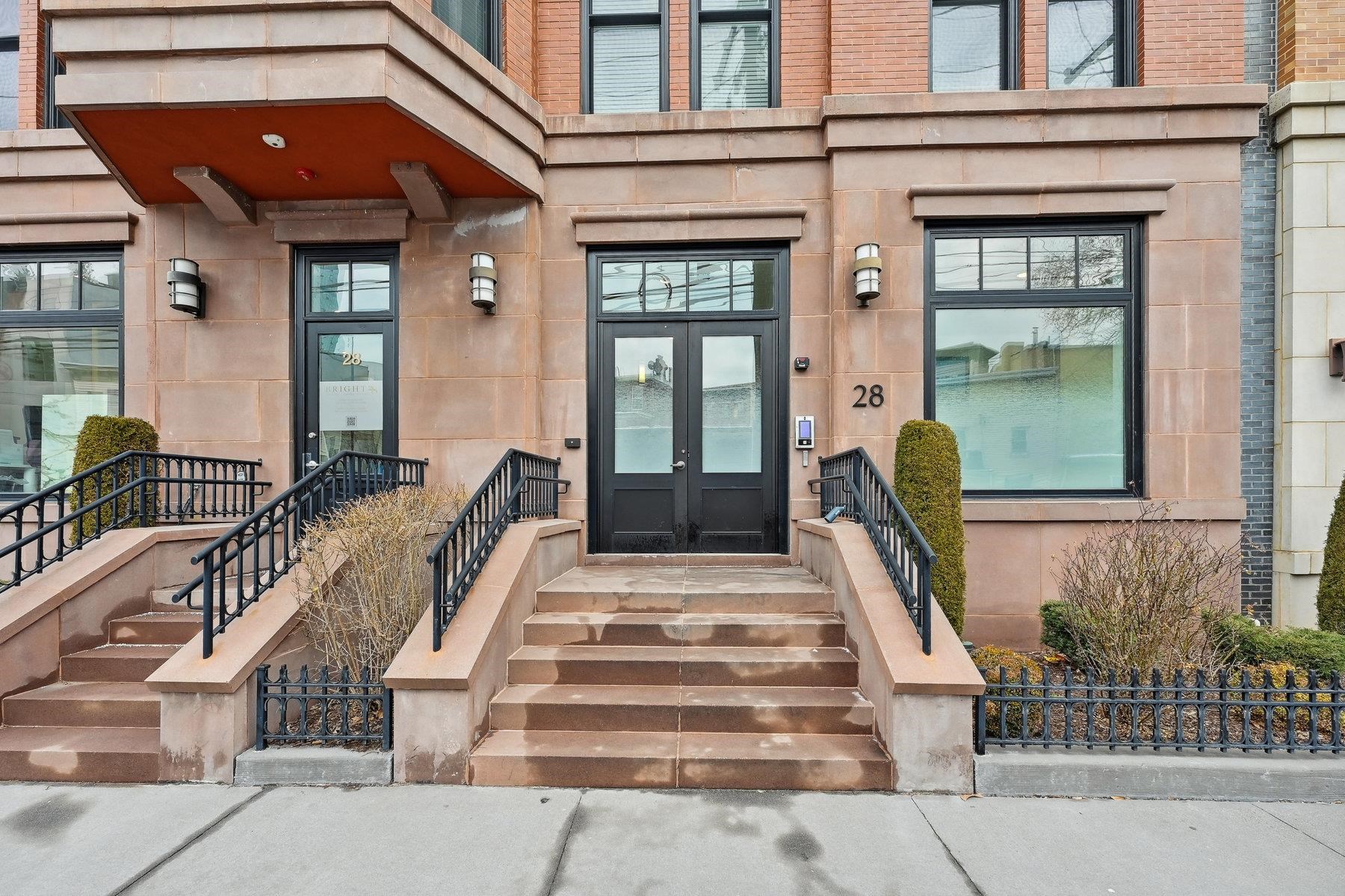 28 BRIGHT ST Unit: 301