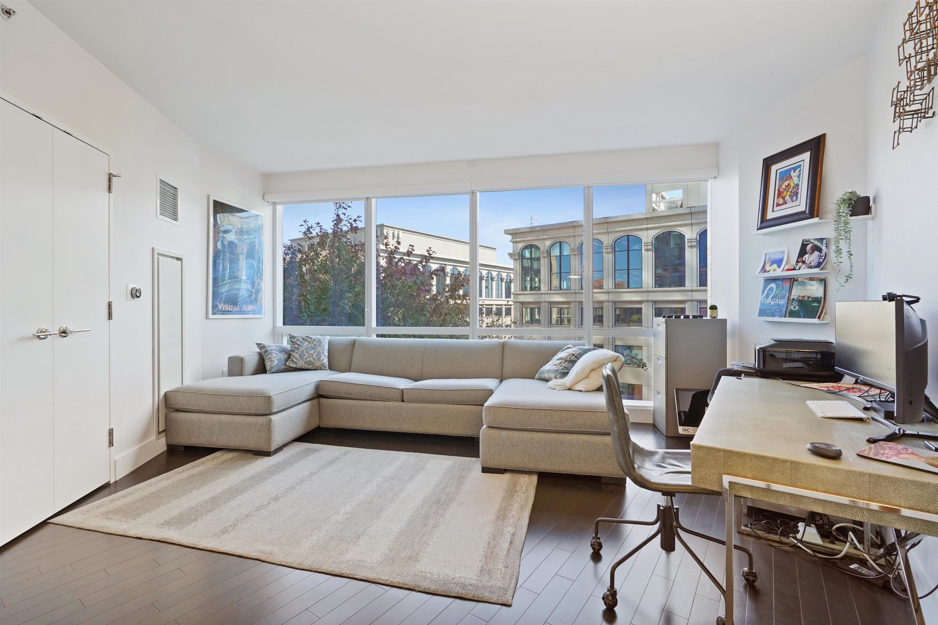 77 HUDSON ST Unit: 1207
