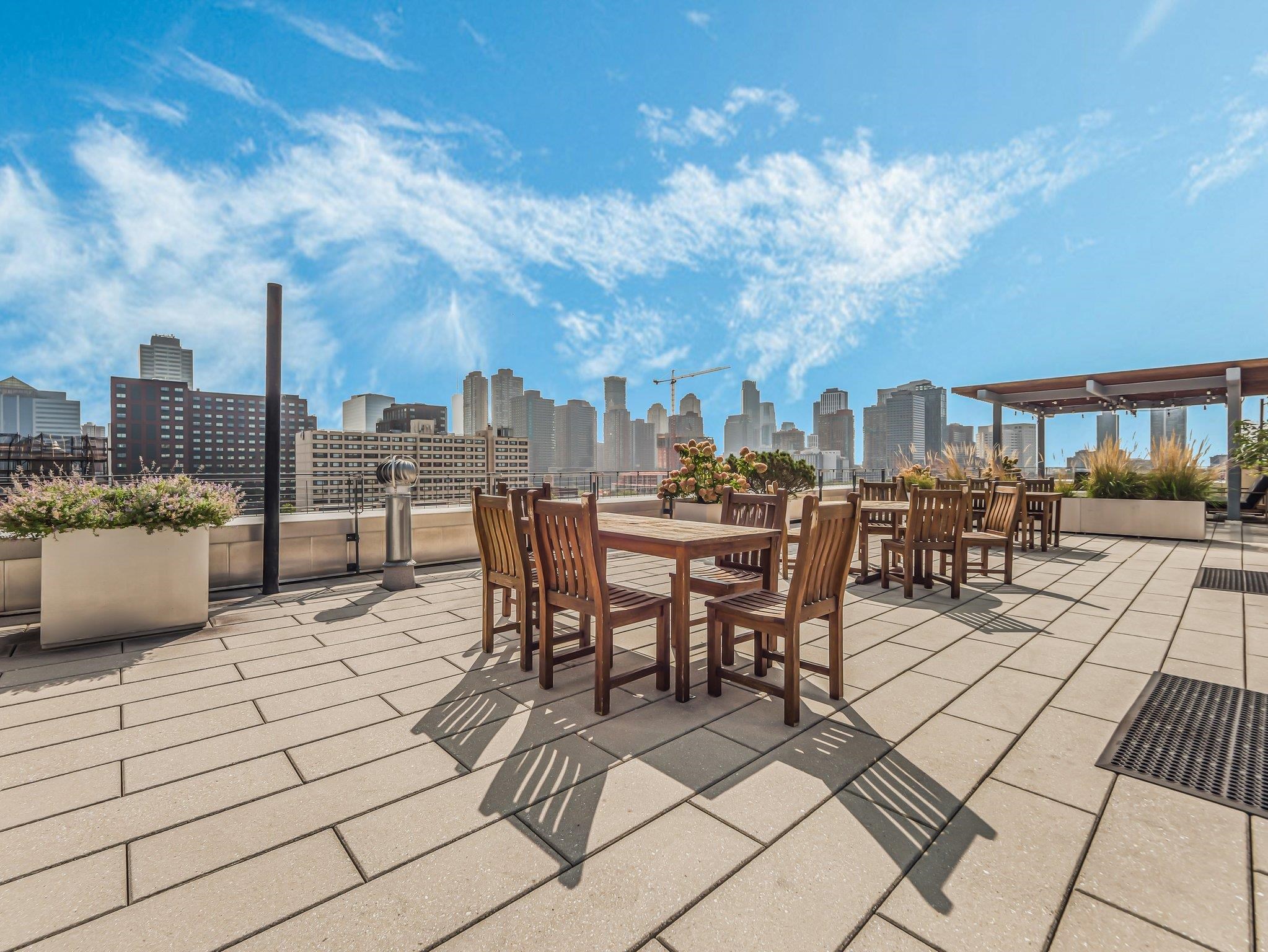 232 PAVONIA AVE Unit: 517