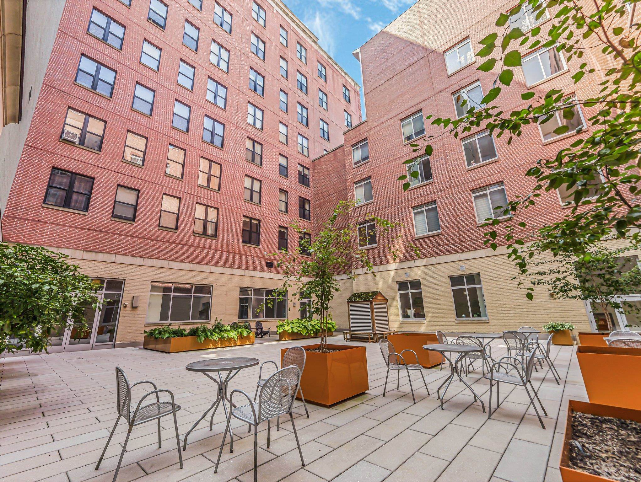 232 PAVONIA AVE Unit: 517