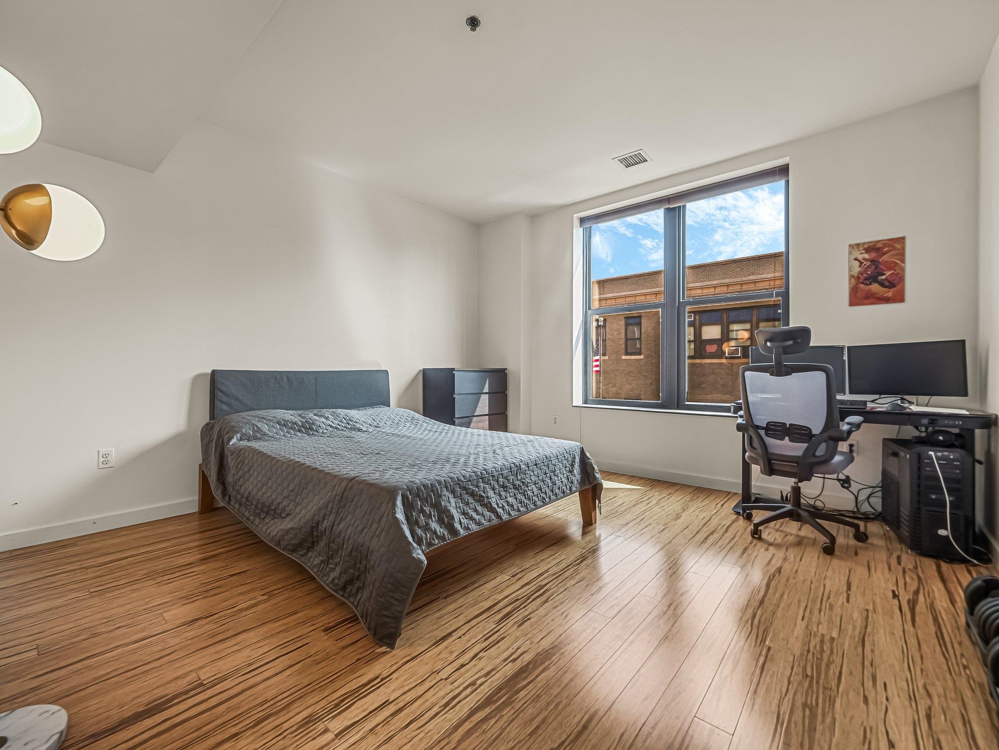 232 PAVONIA AVE Unit: 517