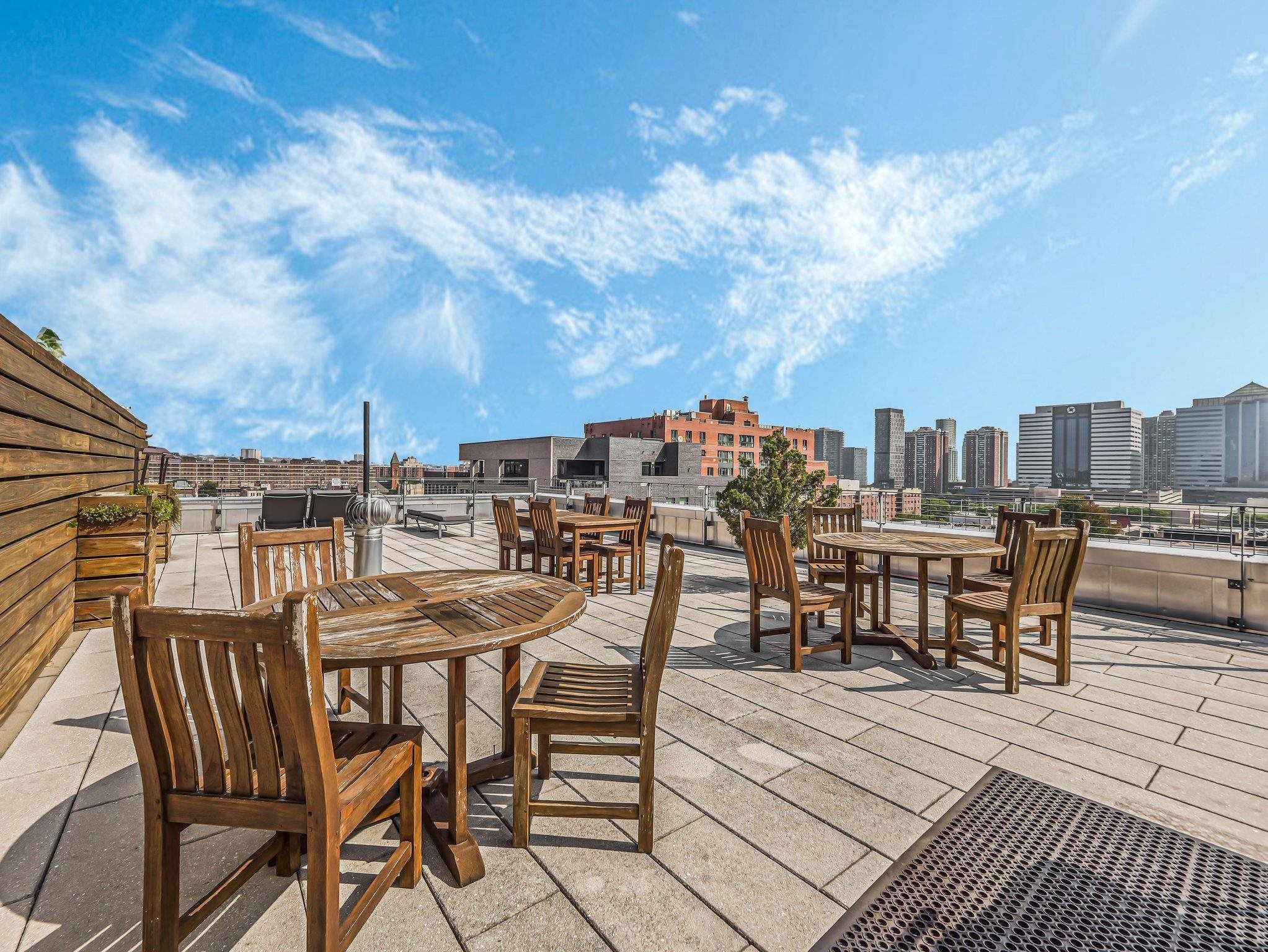 232 PAVONIA AVE Unit: 517