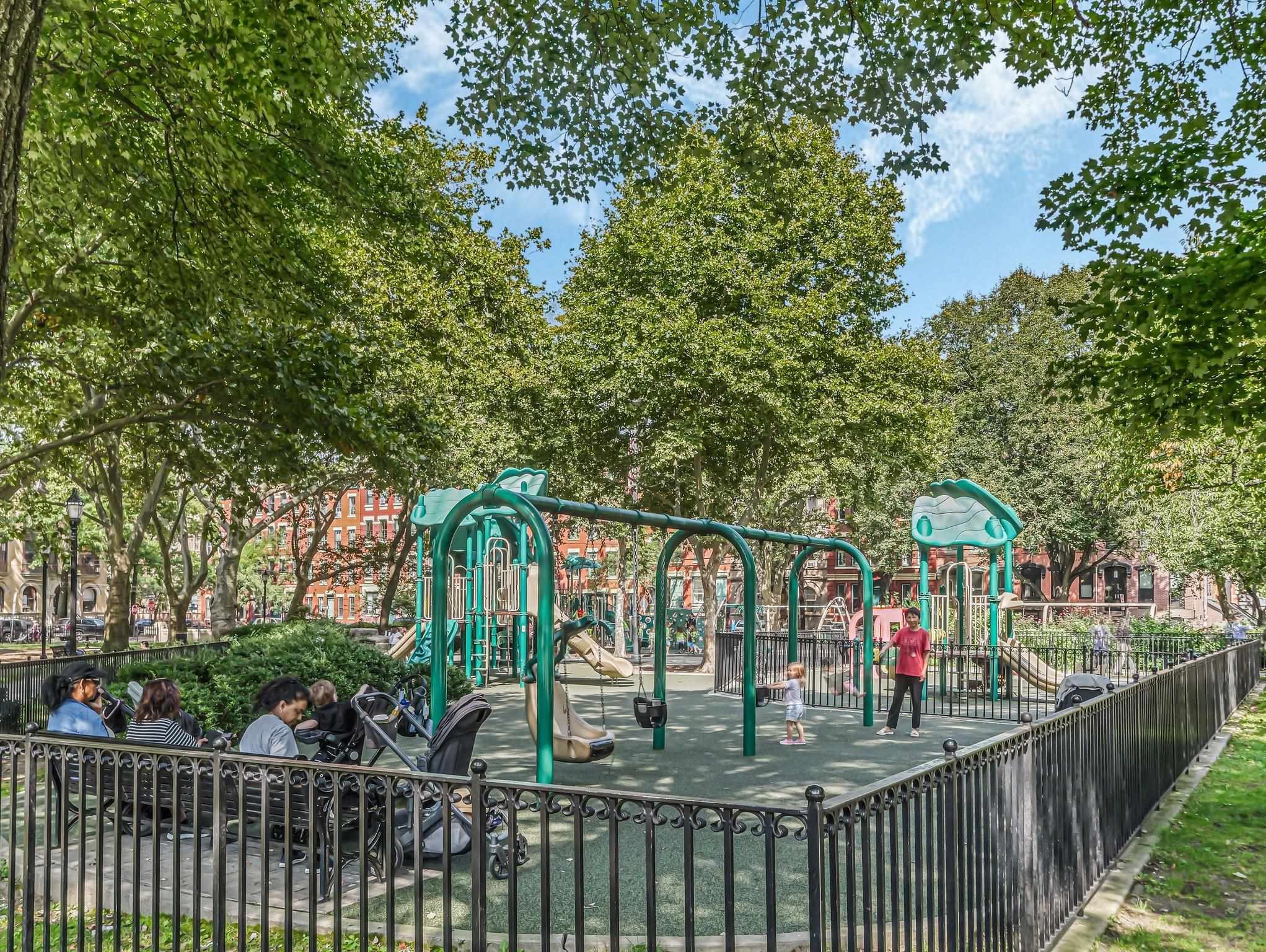 232 PAVONIA AVE Unit: 517