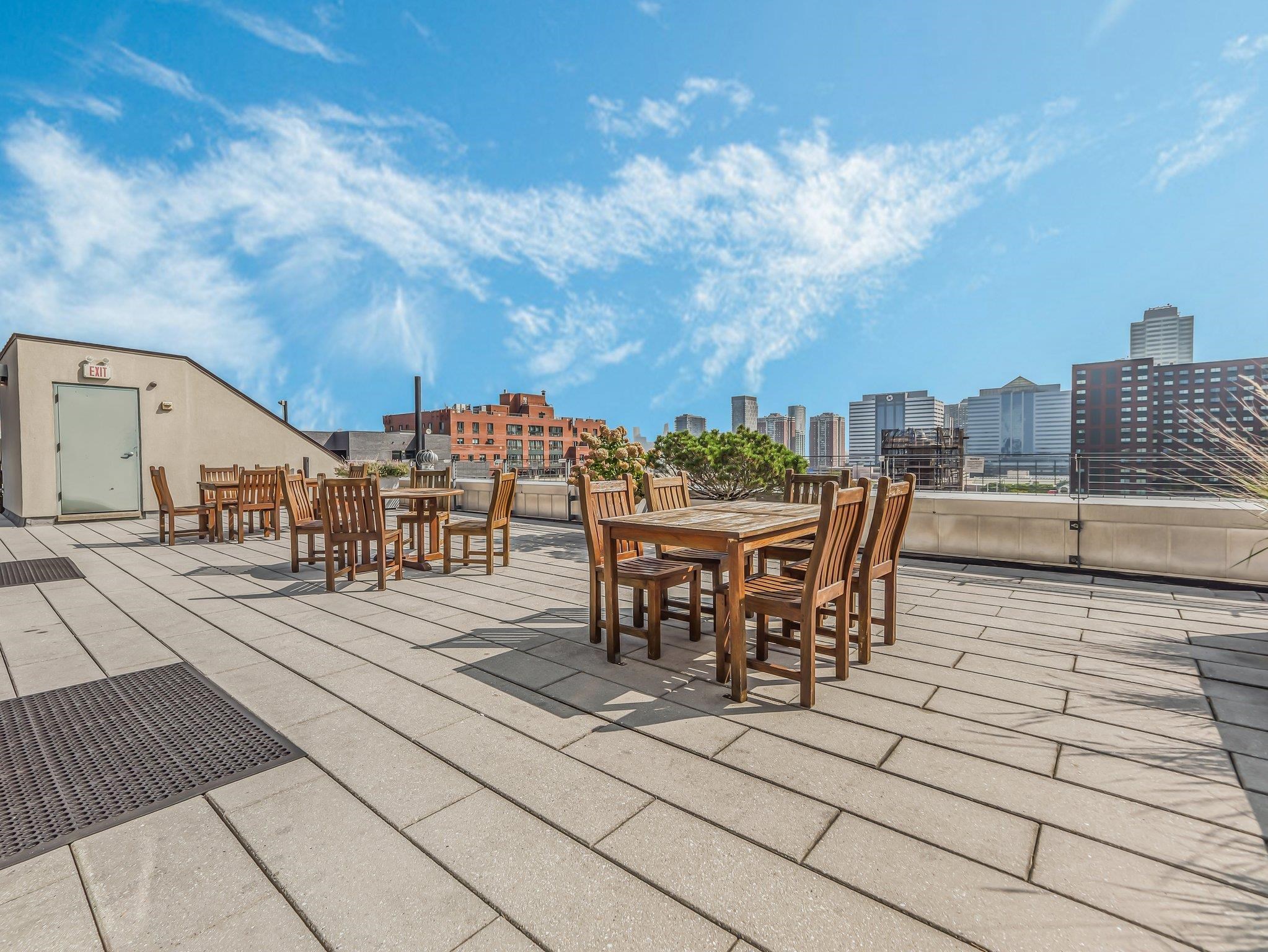 232 PAVONIA AVE Unit: 517