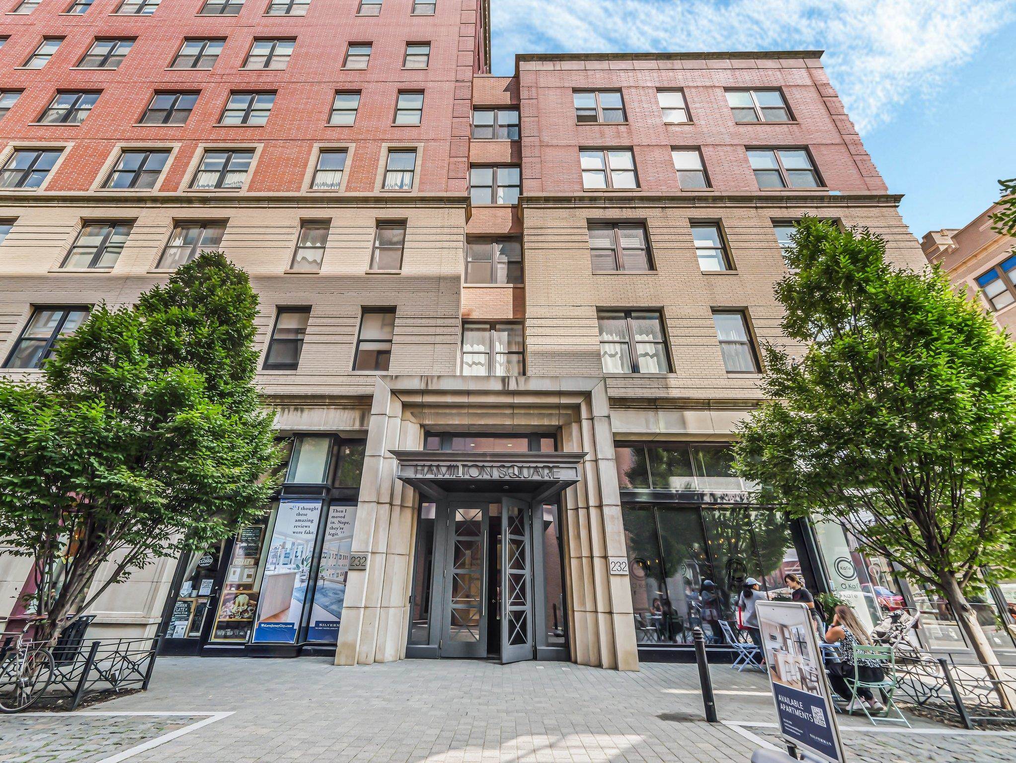 232 PAVONIA AVE Unit: 517