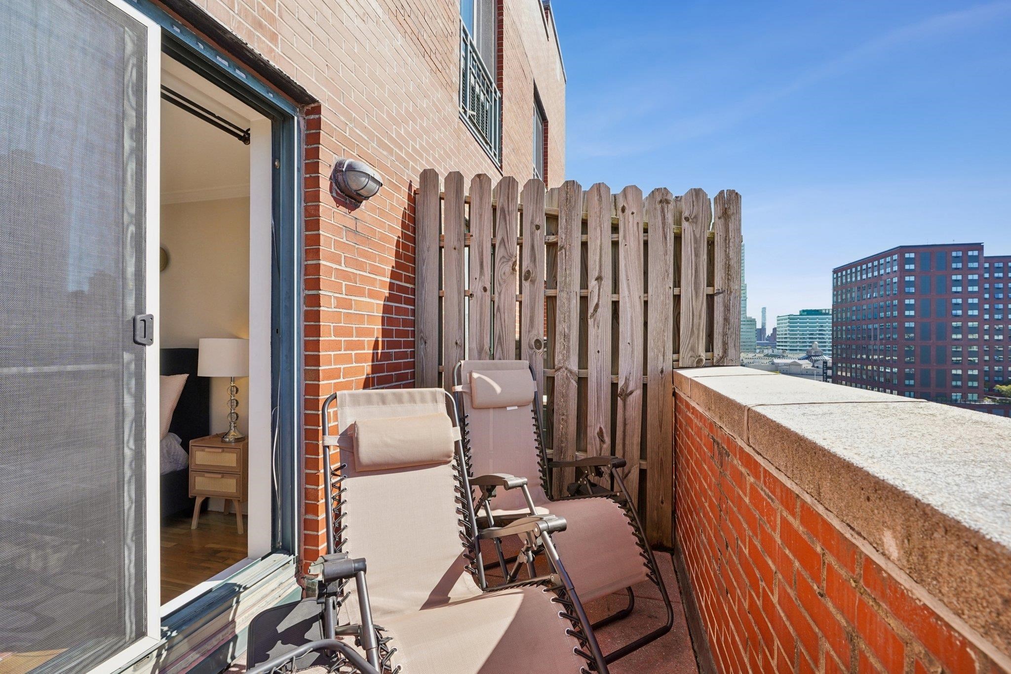 205 10TH ST Unit: 8W