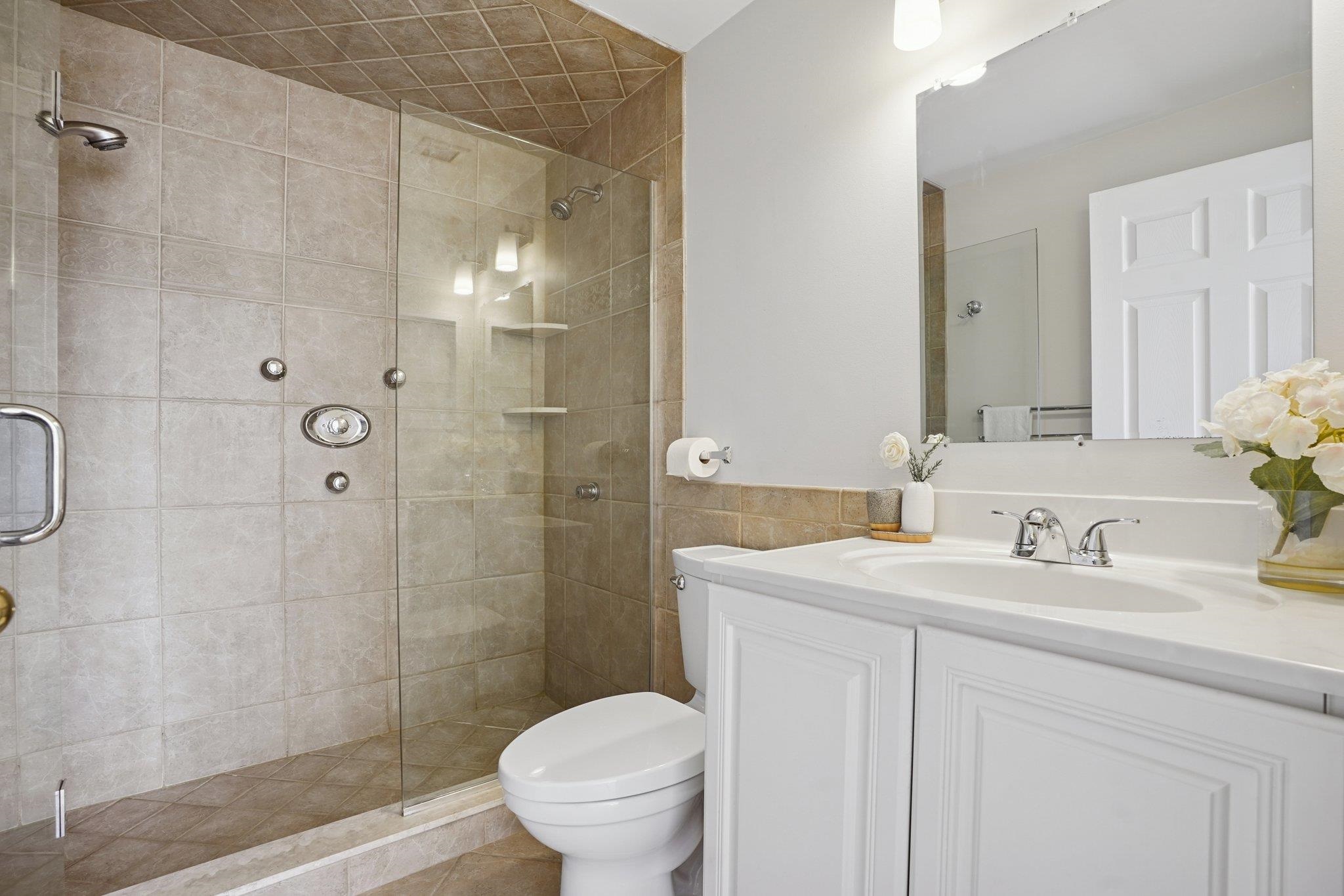 205 10TH ST Unit: 8W