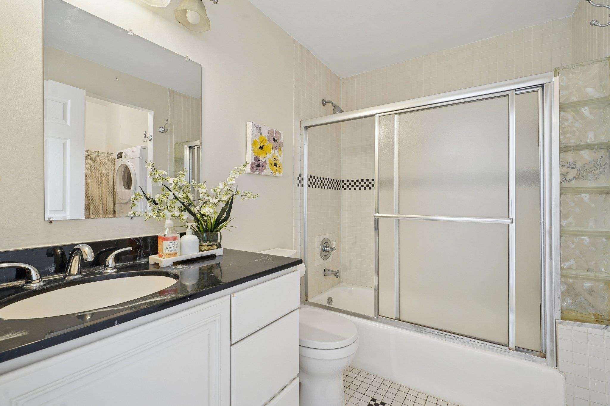 205 10TH ST Unit: 8W