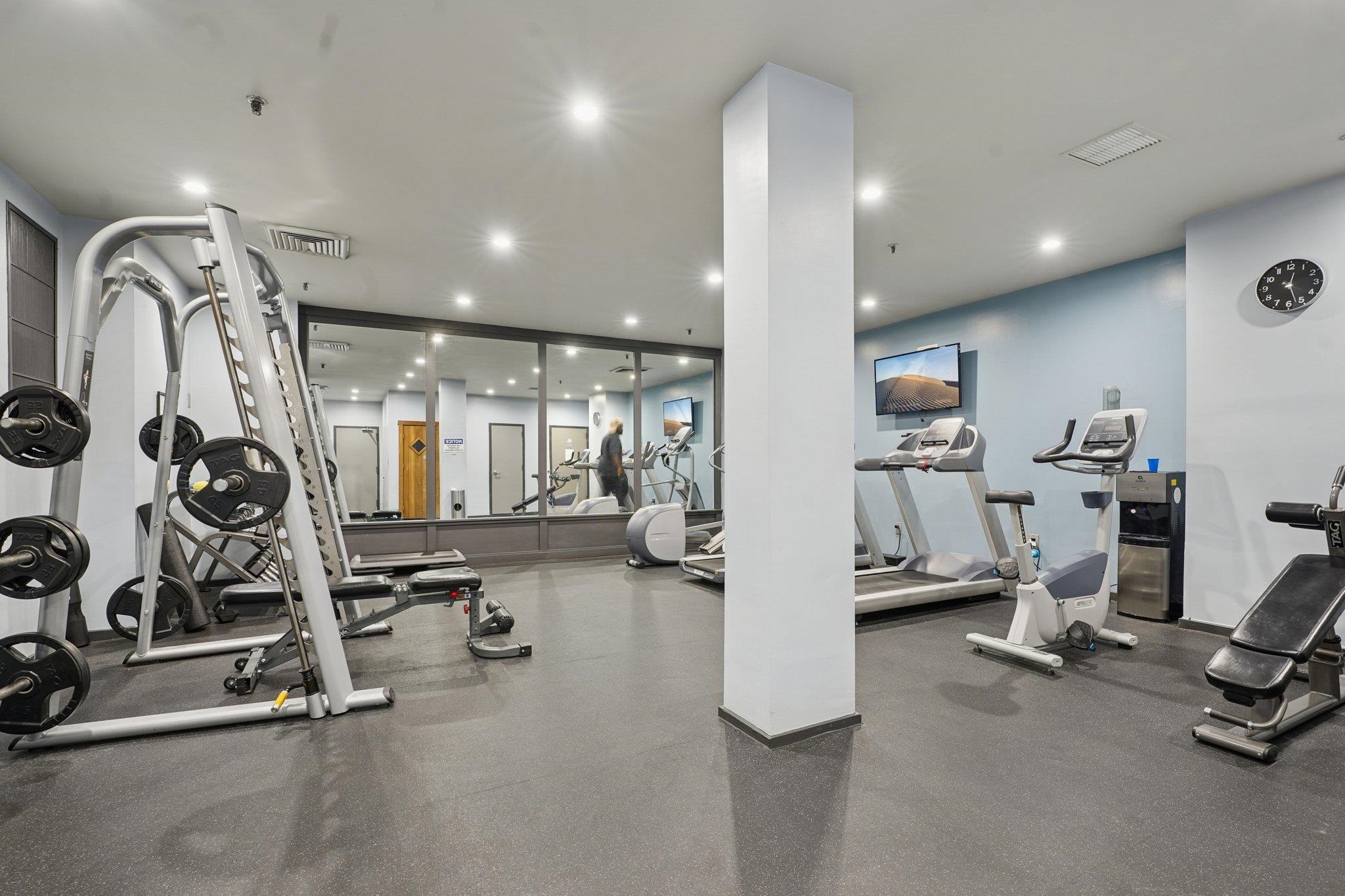 205 10TH ST Unit: 8W