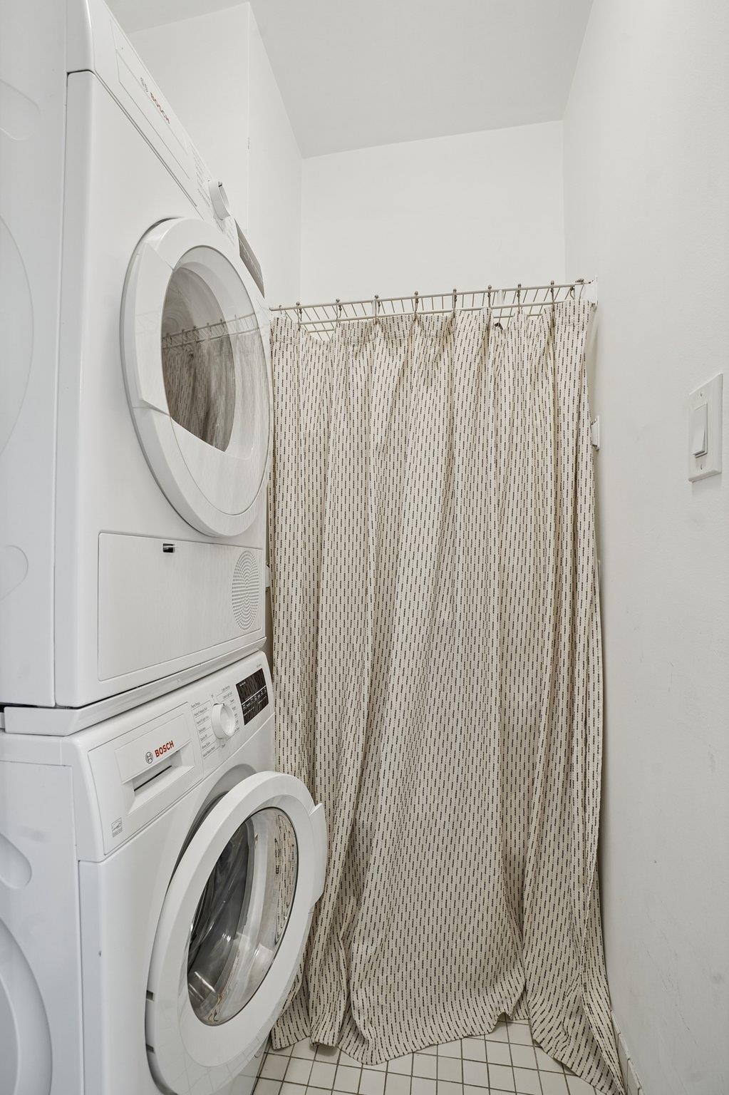 205 10TH ST Unit: 8W