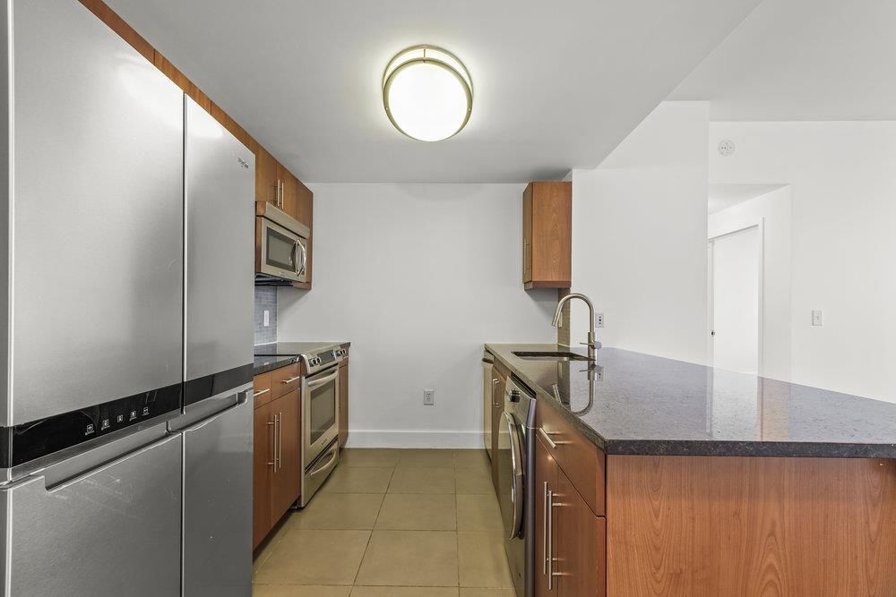 88 MORGAN ST Unit: 1007