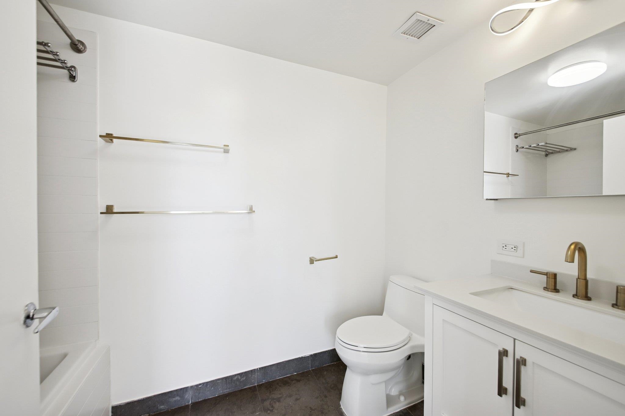 88 MORGAN ST Unit: 1808