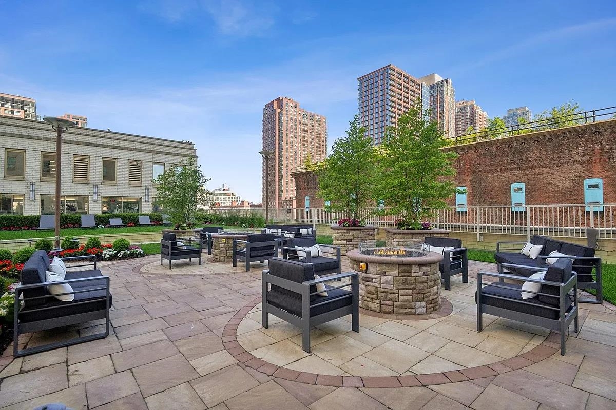 88 MORGAN ST Unit: 1808