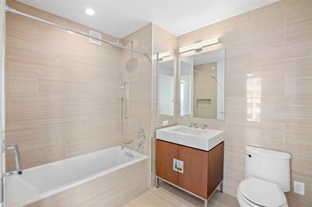 99 HUDSON ST Unit: 2201