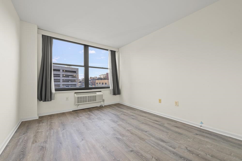 102 CHRISTOPHER COLUMBUS DR Unit: 303