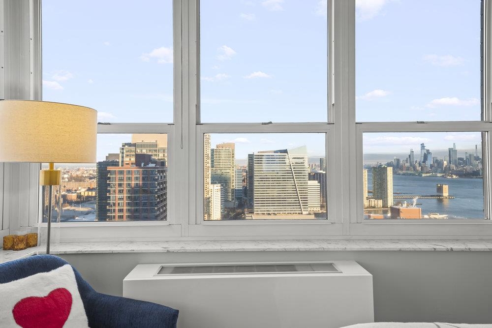 88 MORGAN ST Unit: 3702