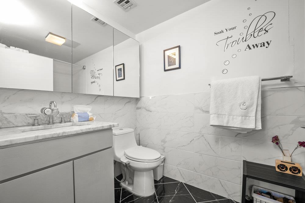 88 MORGAN ST Unit: 3702