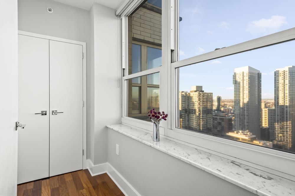 88 MORGAN ST Unit: 3702