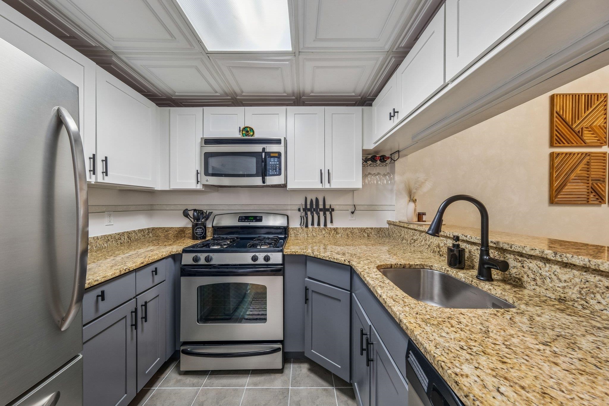 187 WAYNE ST Unit: 313C