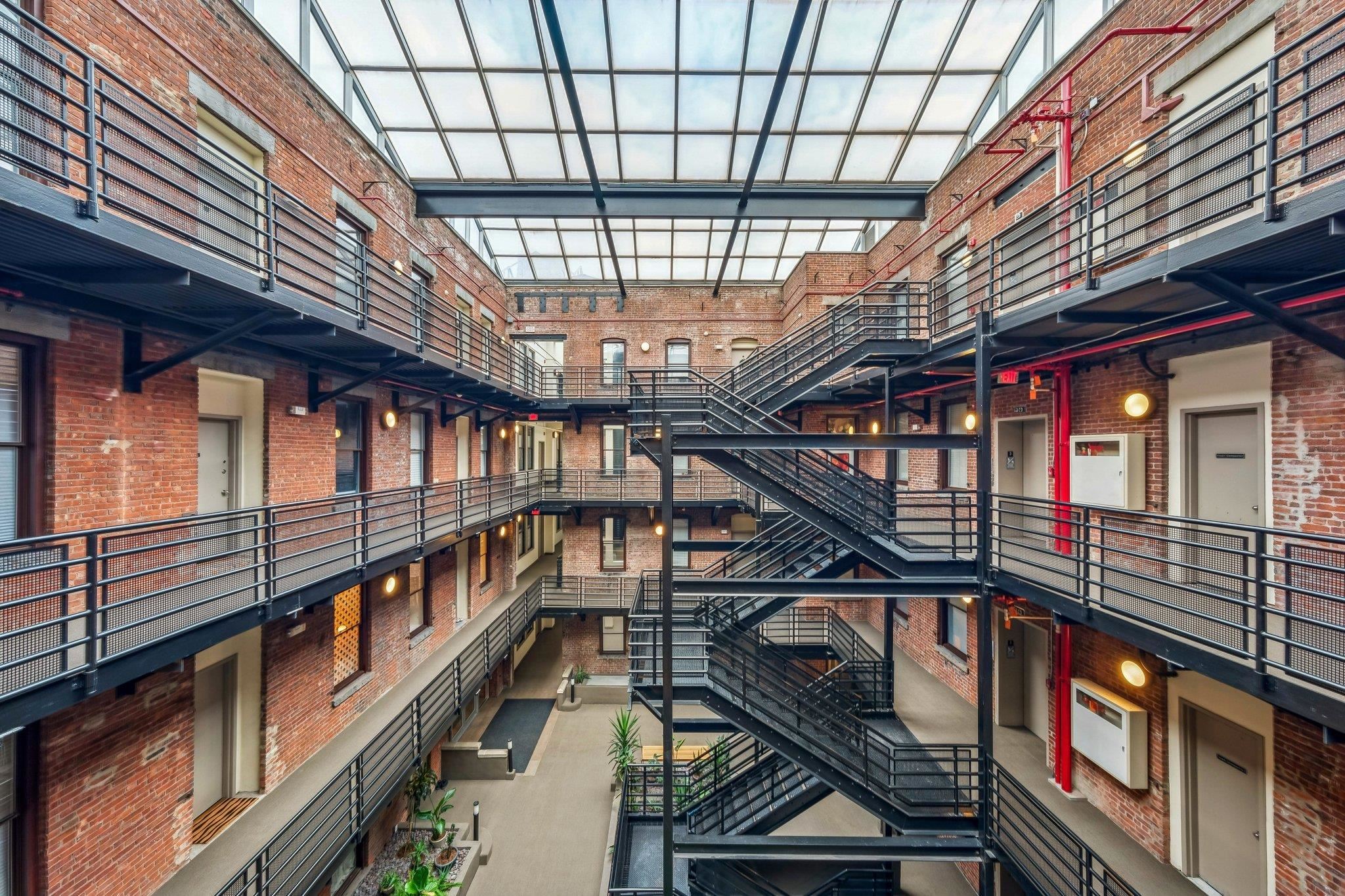 187 WAYNE ST Unit: 313C