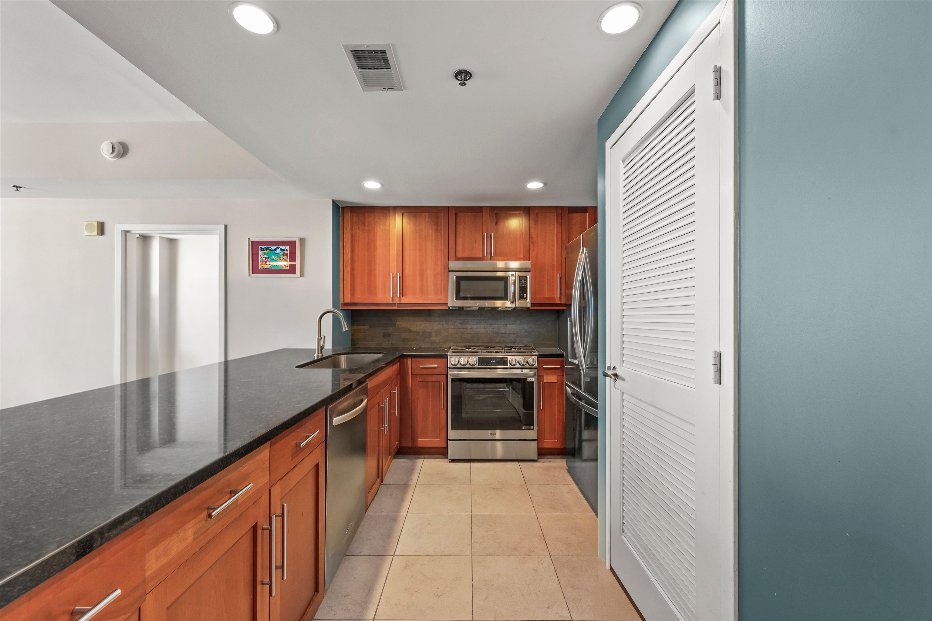 800 JACKSON ST Unit: 707