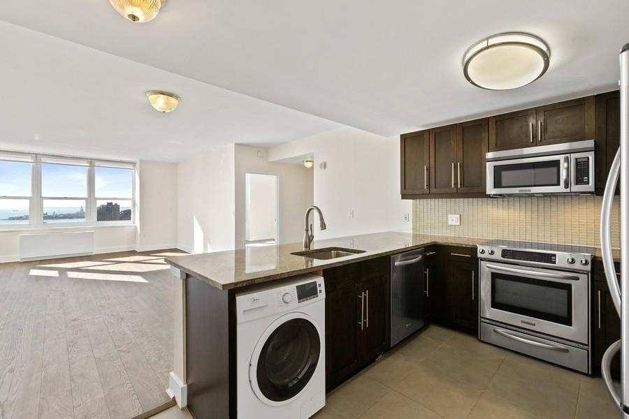 88 MORGAN ST Unit: 2606