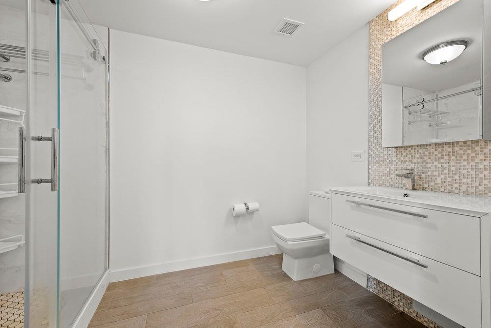 88 MORGAN ST Unit: PH2-1