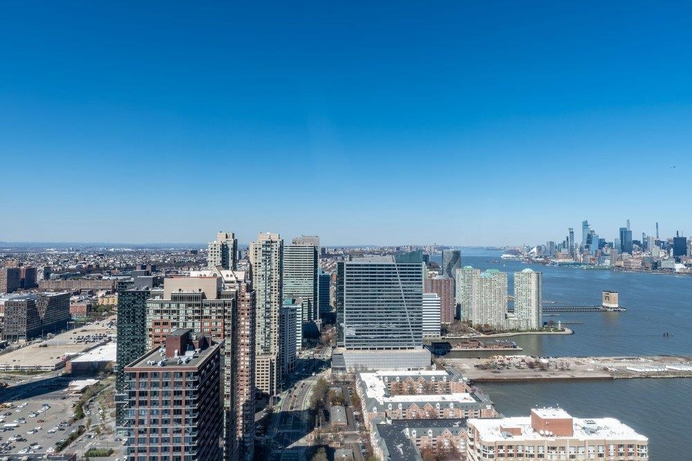 88 MORGAN ST Unit: PH2-1