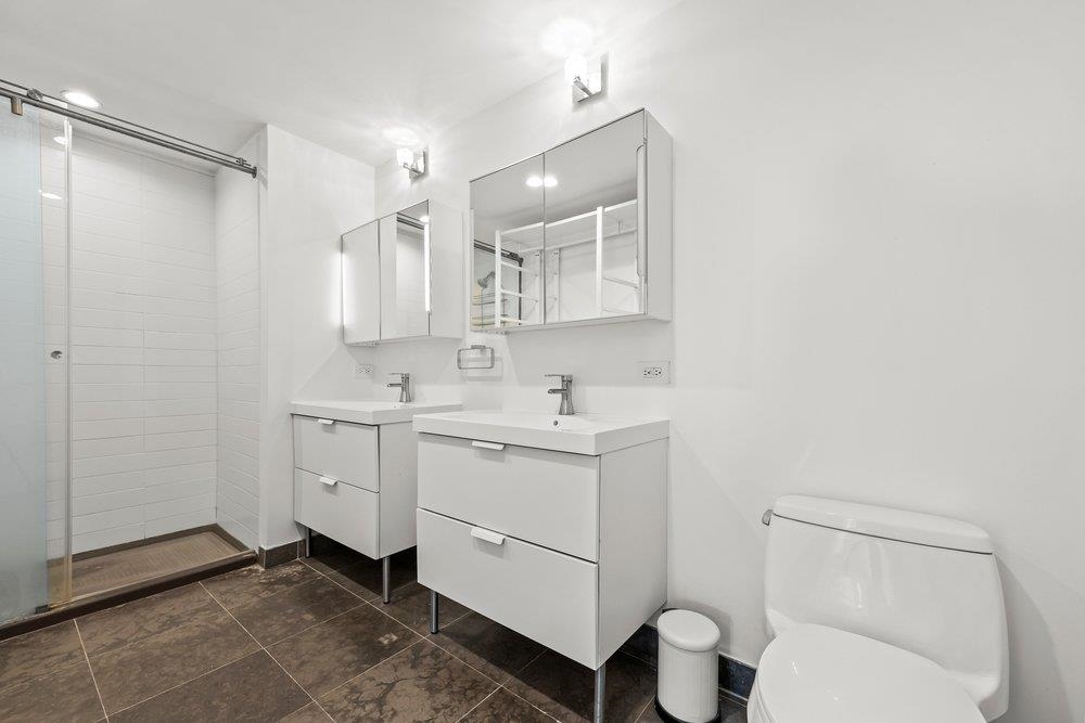 88 MORGAN ST Unit: PH2-1